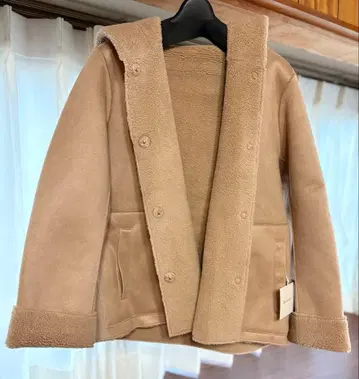 새상품 야마다야 메틀리제 무스탕 리버서블 후드 부착 코트