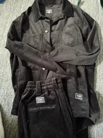 블랙 코듀로이 자켓 팬츠 세트 빅 마이크