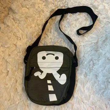 CUNE 숄더백 카키