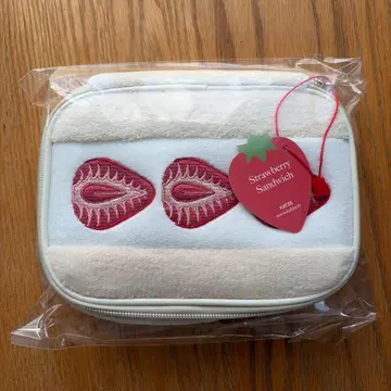 ILLIT 원희 애용 파우치