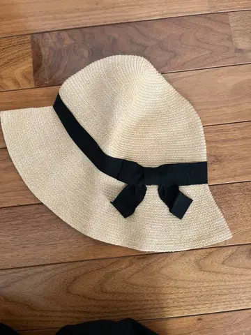 BARNEY'S NEW YORK 밀짚 플레어 햇