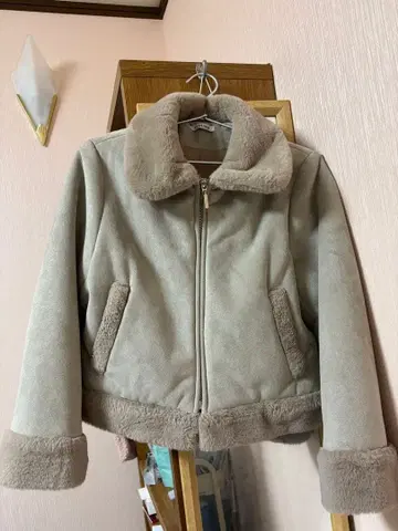 [할인 중] COHINA 무스탕 숏코트