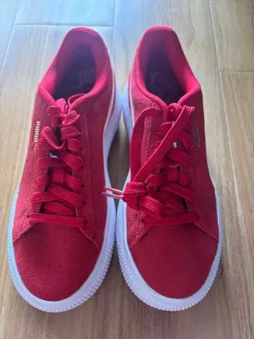 PUMA 레드 스웨이드 스니커즈