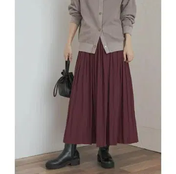 랜덤 플리츠 스커트 / 어반 리서치 도어즈 25AW 보르도