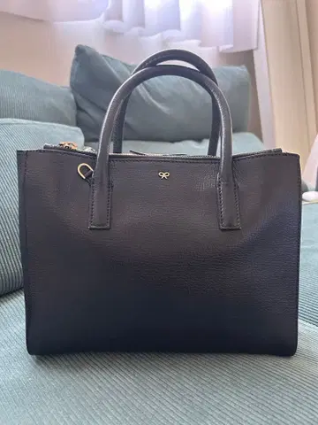 안야 힌드마치 블랙 핸드백 스마일리 모티브