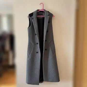 그레이 더블 브레스트 슬리브리스 베스트