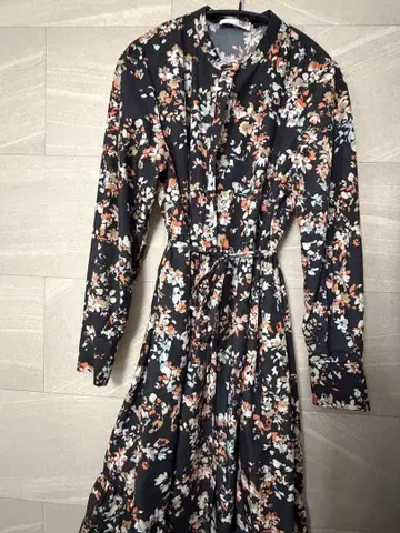 petal de opaque 꽃무늬 긴팔 원피스