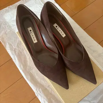 [ 새상품급 ] DIANA 브라운 스틸레토 펌프스