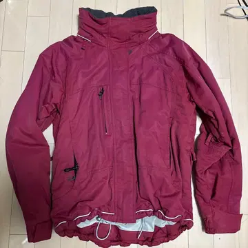 와인 레드 자켓