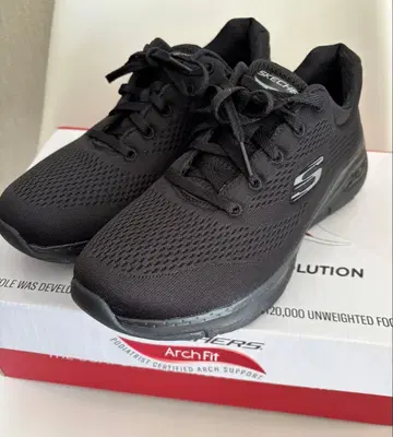 스케쳐스 아치핏 와이드핏 스니커즈 24cm