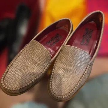 페라가모 베이지 로퍼