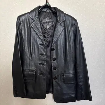 블랙 가죽 자켓과 스커트 세트