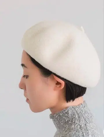 새상품 클래스카 D 보아 베레모 화이트 울