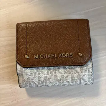 마이클코어스 3단 폴더형 지갑