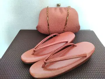 일본 의류 신발과 클러치백 세트