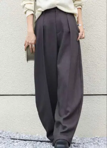 trois 카르제 턱 커브 팬츠