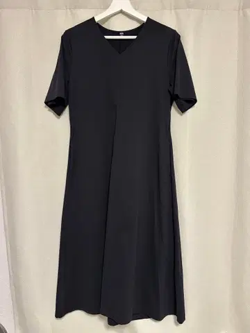 울트라 스트레치 에어리즘 원피스 M 사이즈