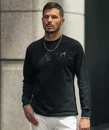 거의 새상품 우노피우노우과레토레 1PIU1UGUALE3 롱T 블랙