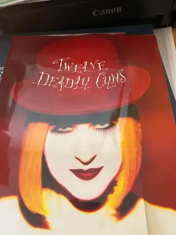 신디 로퍼 Twelve Deadly Guns 팜플렛