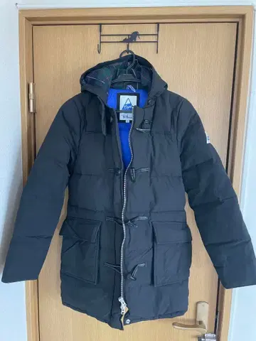 Cape Heights 블랙 다운 재킷