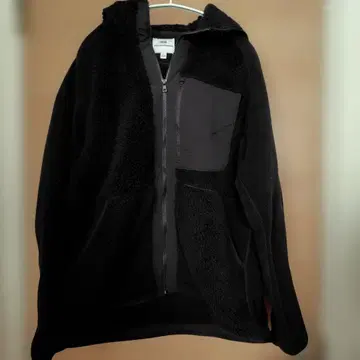 유니클로 화이트 마운티니어링 플리스 풀 집업 후드티 블랙