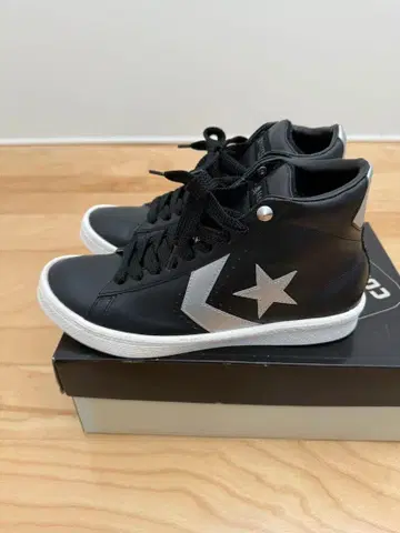 CONVERSE MASTERMINDS 블랙 하이컷 스니커즈