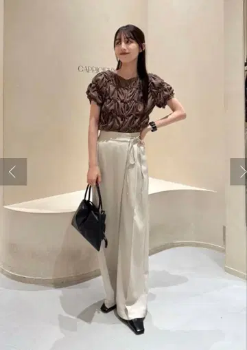 카프리슈 마쥬 셔링 휘핑 T셔츠