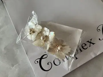 [ 미개봉 새상품 ] 컴플렉스 비즈 화이트 펄 부착 머리핀