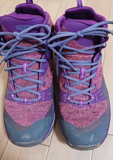 KEEN 트레킹 슈즈 여성용 23.5cm