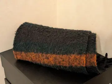 유니클로 x JW ANDERSON 울 혼방 머플러