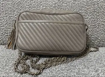 그레이 퀼팅 숄더백