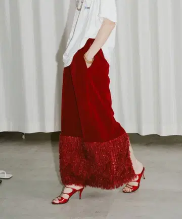 [ 새상품급 ] Yae 글리터 프린지 펜슬 스커트