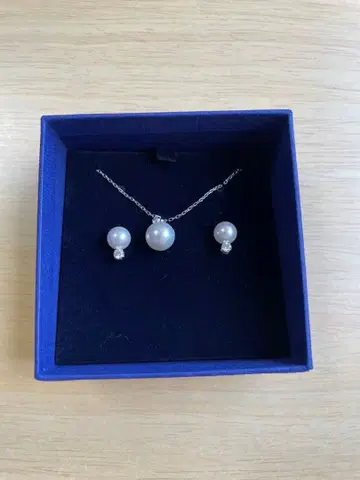 Swarovski 펄 목걸이와 귀찌 세트