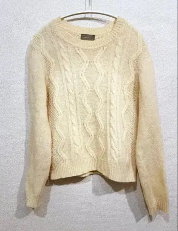마가렛호웰 케이블 니트 스웨터 사이즈 II 일본제 아이보리
