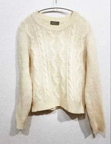 마가렛호웰 케이블 니트 스웨터 사이즈 II 일본제 아이보리