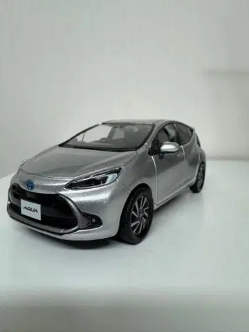 도요타 아쿠아 컬러 샘플 새상품급