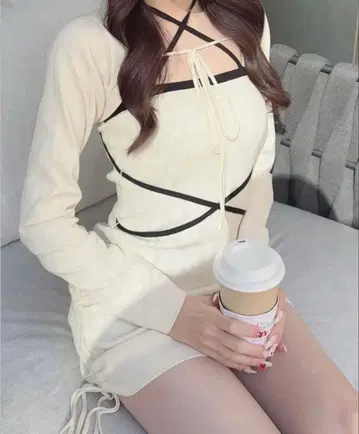 미셸 마카롱 크로스 니트 원피스 아이보리 화이트