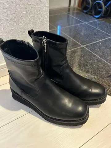 블랙 가죽 스트레치 부츠 통굽