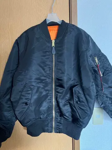 알파 인더스트리즈 MA-1 블랙 M