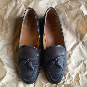 Berwick 1707 다크 브라운 태슬 로퍼