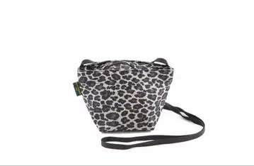 에르베샤 펠리에 레오파드 보트형 숄더백 XS 레오파드 무늬 팬서 블랑