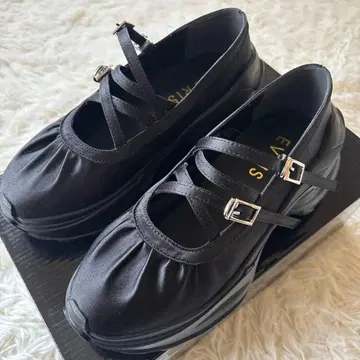 EVRIS 블랙 스트랩 슈즈