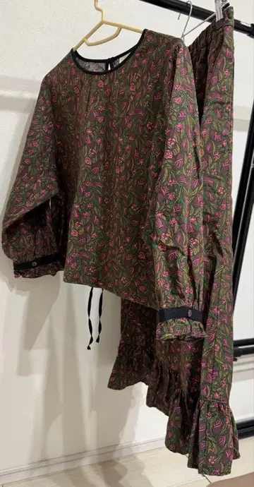 미사용:bulle de savon 꽃무늬 셋업