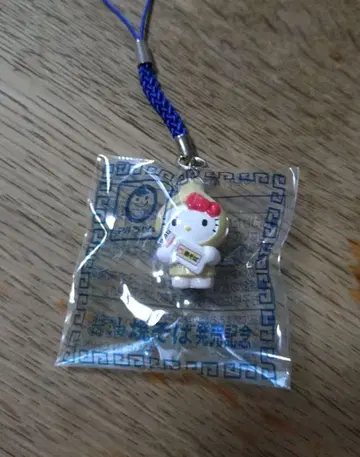 헬로키티 말짱 간장 야키소바 출시 기념 스트랩