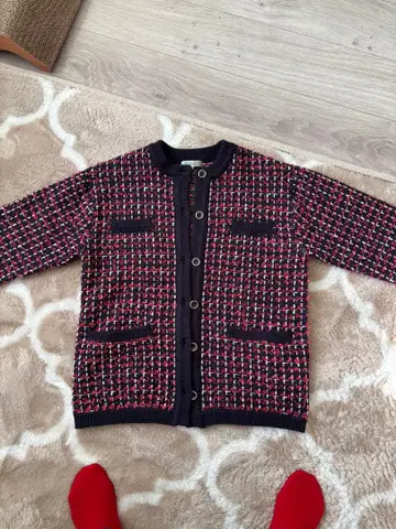 네이비와 빨간색의 트위드 가디건