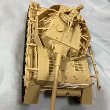 탱크 모델 806 탑승원 피규어 포함