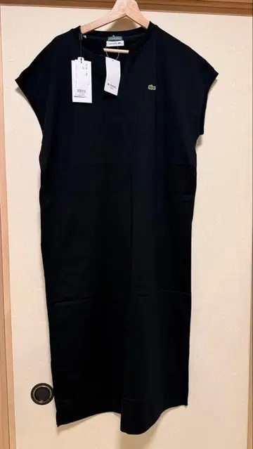 LACOSTE 블랙 슬리브리스 원피스 미사용 새상품
