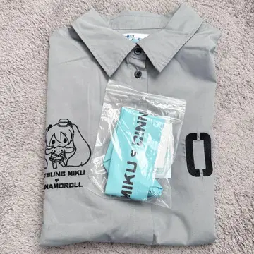 하츠네 미쿠 시나모롤 콜라보 셔츠 셔츠 넥타이