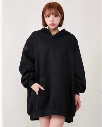 다리치 백 디자인 맨투맨 빅 후디 블랙