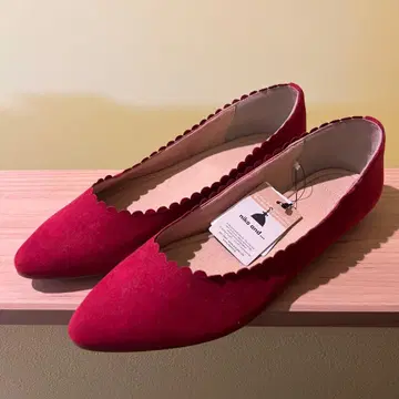 [ 익명 배송 ] niko and - 빨간색 스웨이드 플랫 펌프스